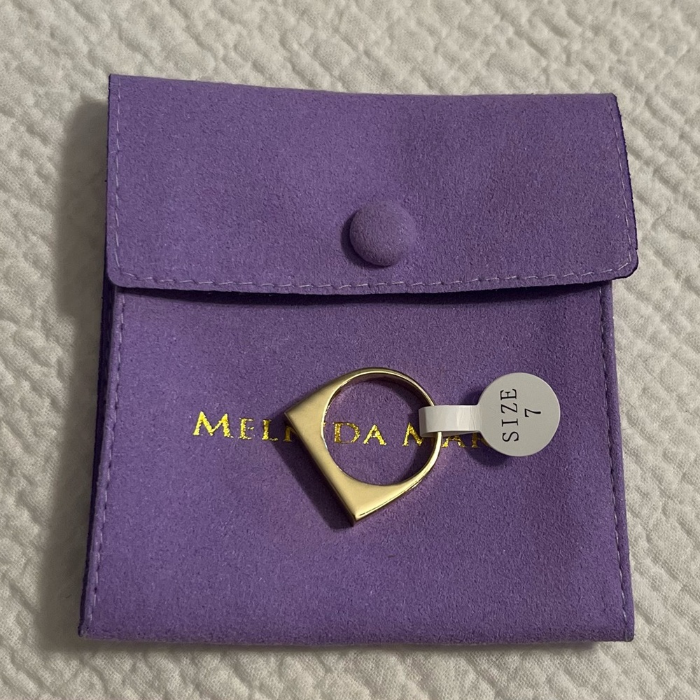 NWT Melinda Maria Size 7 Gold Bar Signet Ring